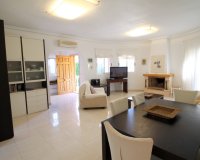 Resale - Villa - Mil Palmeras