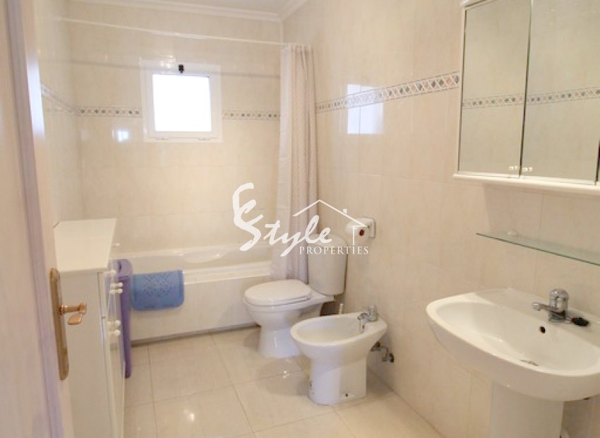 Resale - Villa - Mil Palmeras