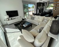 Resale - Villa - Mil Palmeras