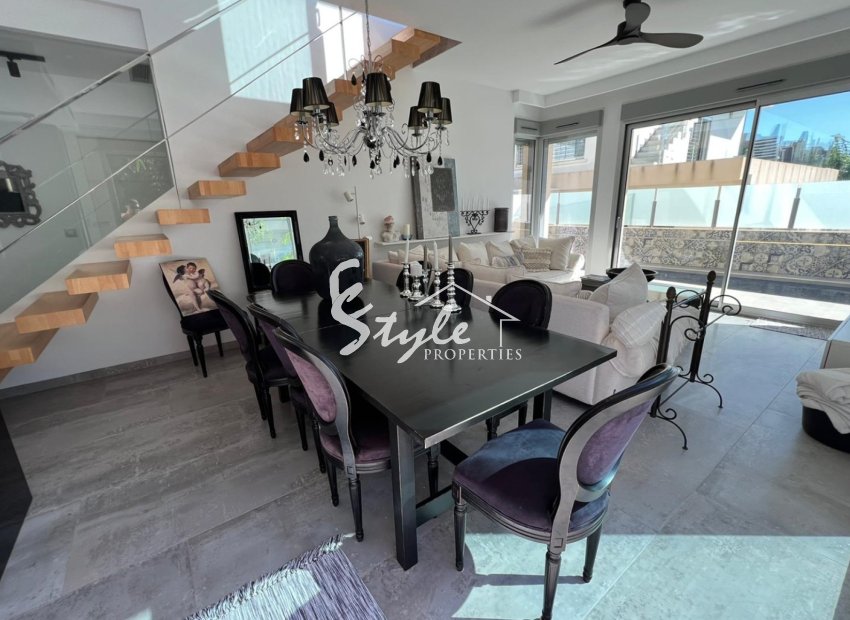 Resale - Villa - Mil Palmeras