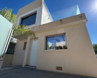 Resale - Villa - Mil Palmeras