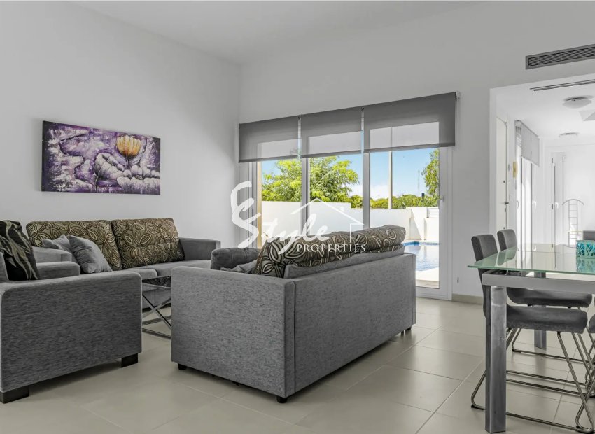 Resale - Villa - Mil Palmeras