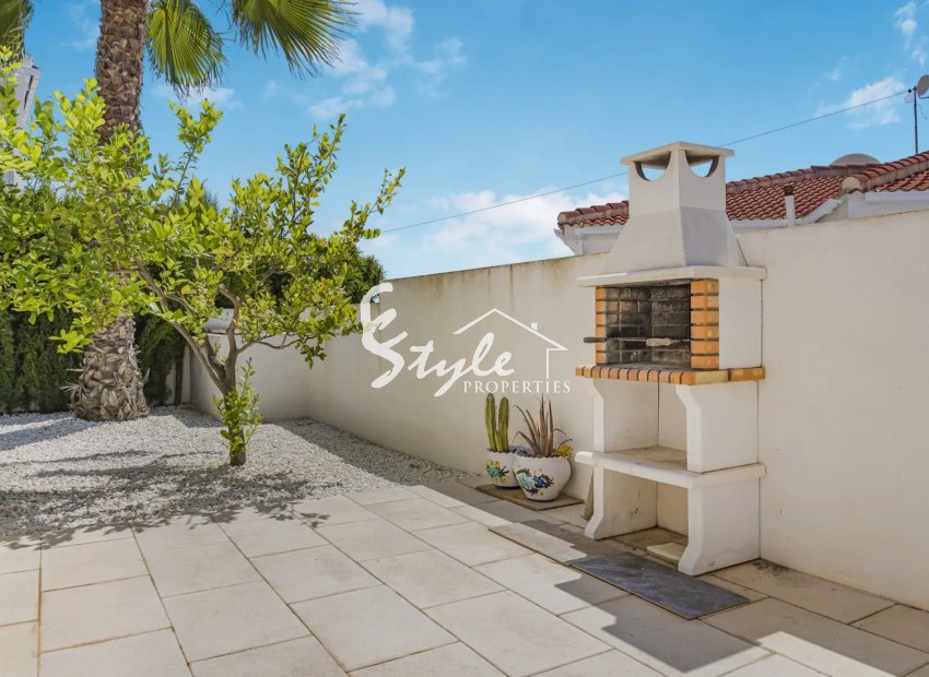 Resale - Villa - Mil Palmeras