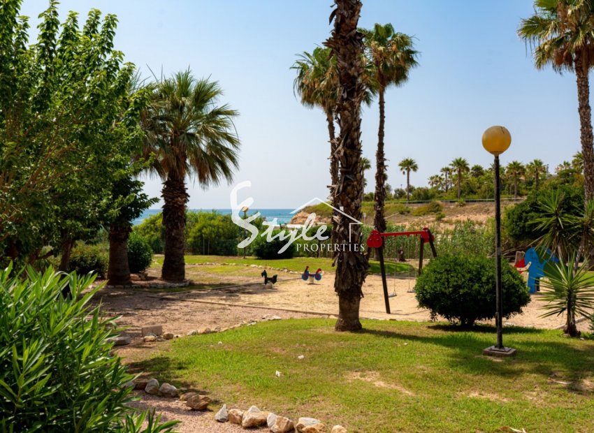 Resale - Villa - Mil Palmeras