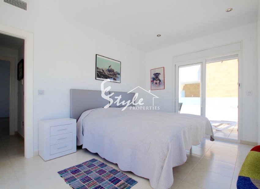 Resale - Villa - Mil Palmeras