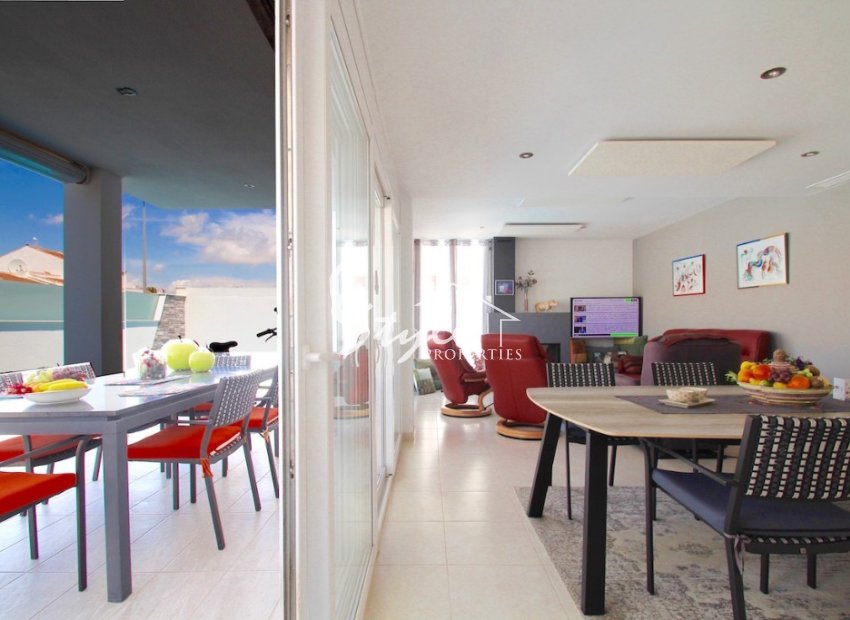 Resale - Villa - Mil Palmeras