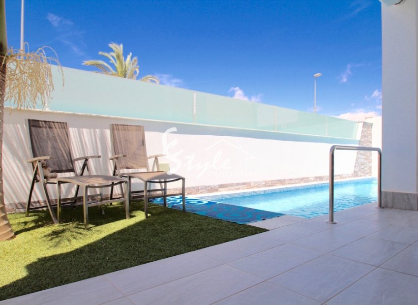 Resale - Villa - Mil Palmeras