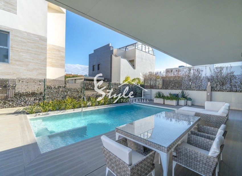 Resale - Villa - Orihuela Costa  - Agua Marina