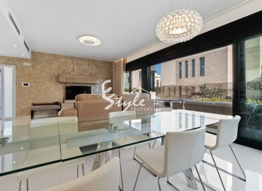 Resale - Villa - Orihuela Costa  - Agua Marina