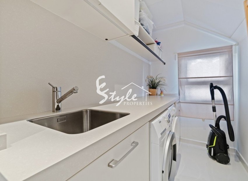 Resale - Villa - Orihuela Costa  - Agua Marina