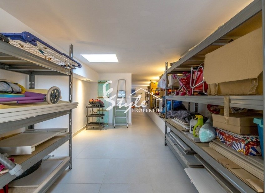 Resale - Villa - Orihuela Costa  - Agua Marina