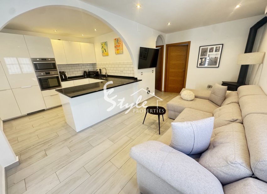 Resale - Villa - Orihuela-Costa - Blue Lagoon