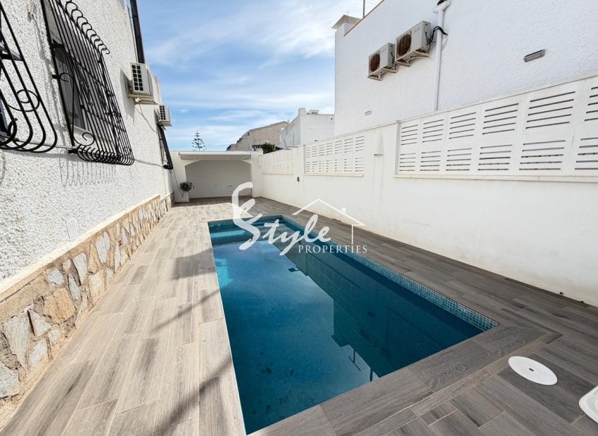 Resale - Villa - Orihuela-Costa - Blue Lagoon