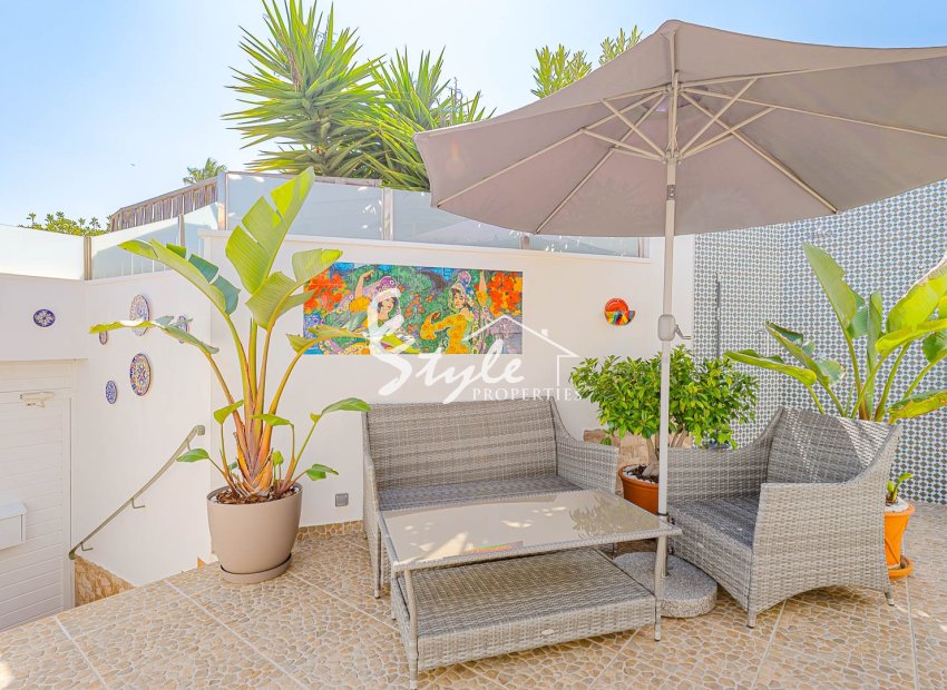 Resale - Villa - Orihuela-Costa - Blue Lagoon