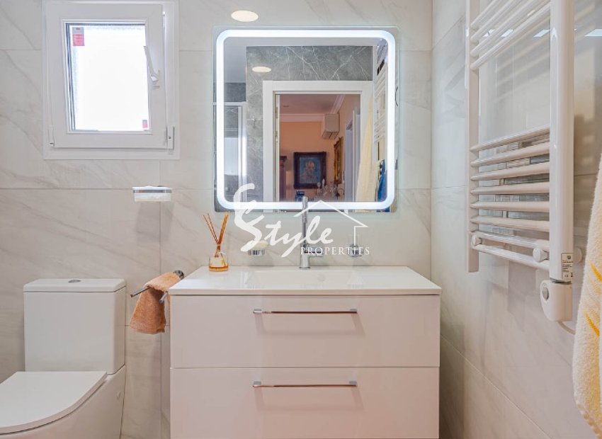 Resale - Villa - Orihuela-Costa - Blue Lagoon