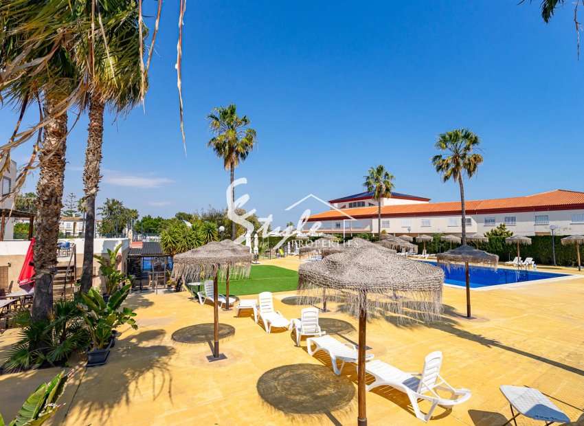 Resale - Villa - Orihuela-Costa - Blue Lagoon