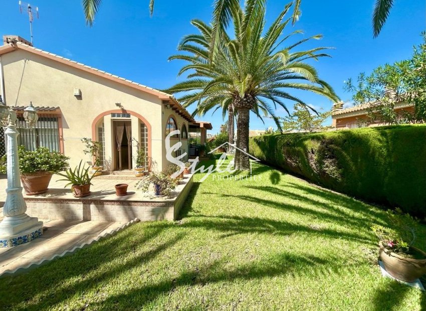 Resale - Villa - Orihuela Costa  - Cabo Roig