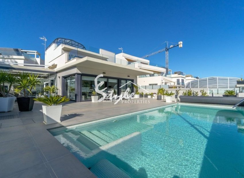 Resale - Villa - Orihuela Costa  - Campoamor