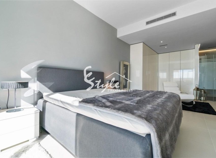 Resale - Villa - Orihuela Costa  - Campoamor