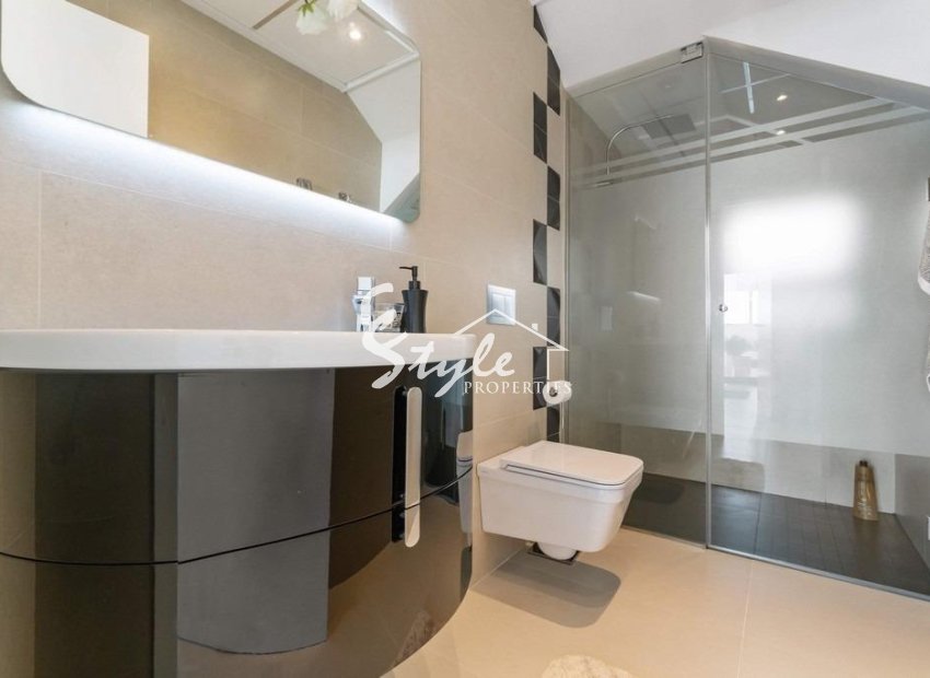 Resale - Villa - Orihuela Costa  - Campoamor