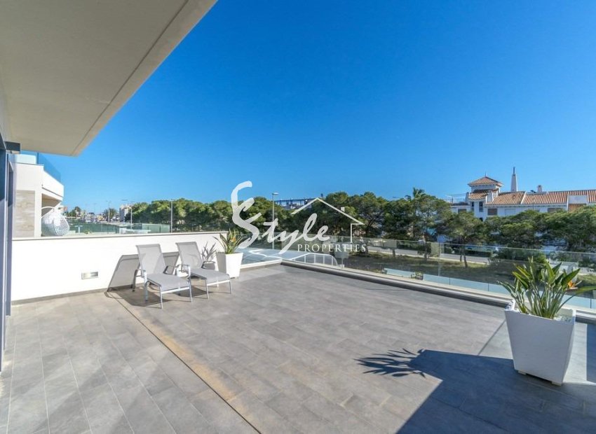 Resale - Villa - Orihuela Costa  - Campoamor