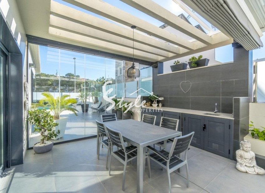 Resale - Villa - Orihuela Costa  - Campoamor