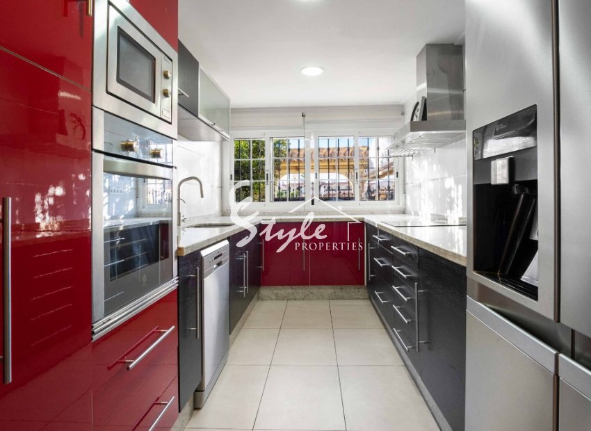 Resale - Villa - Orihuela-Costa - La Florida