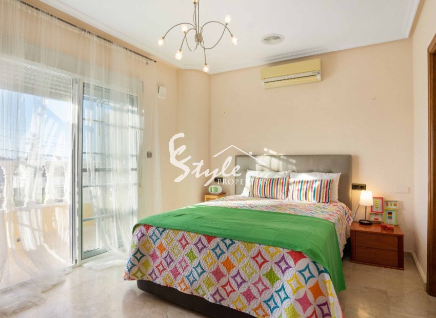 Resale - Villa - Orihuela-Costa - La Florida