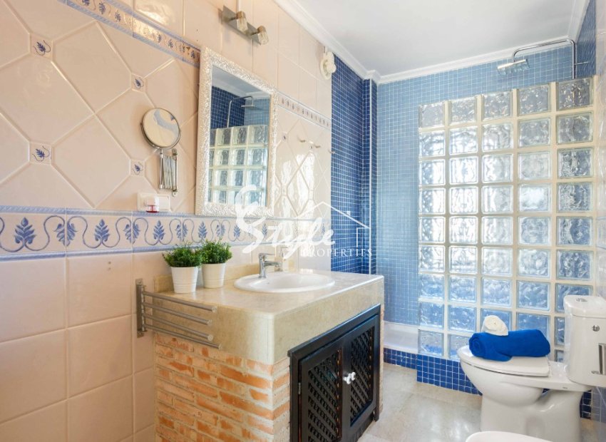 Resale - Villa - Orihuela-Costa - La Florida