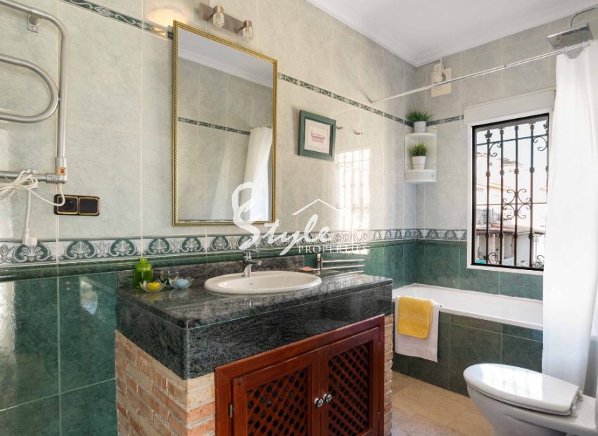 Resale - Villa - Orihuela-Costa - La Florida