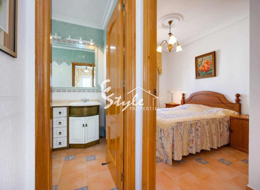 Resale - Villa - Orihuela Costa  - La Zenia