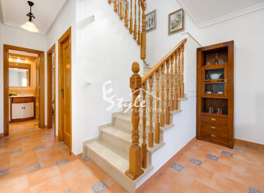 Resale - Villa - Orihuela Costa  - La Zenia