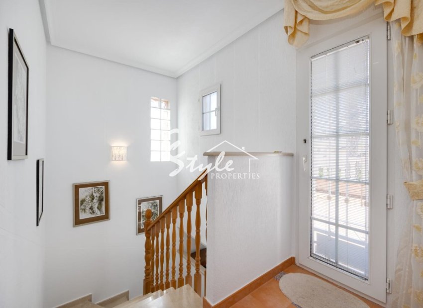 Resale - Villa - Orihuela Costa  - La Zenia