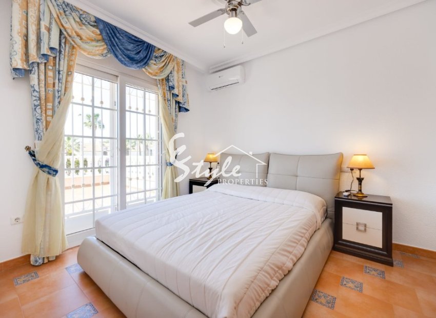 Resale - Villa - Orihuela Costa  - La Zenia