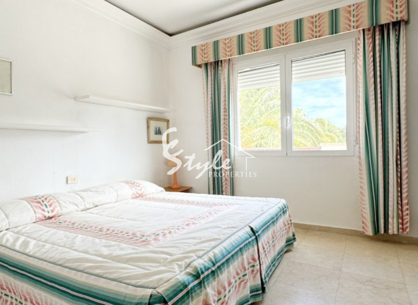 Resale - Villa - Orihuela Costa  - La Zenia