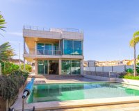 Resale - Villa - Orihuela Costa  - La Zenia