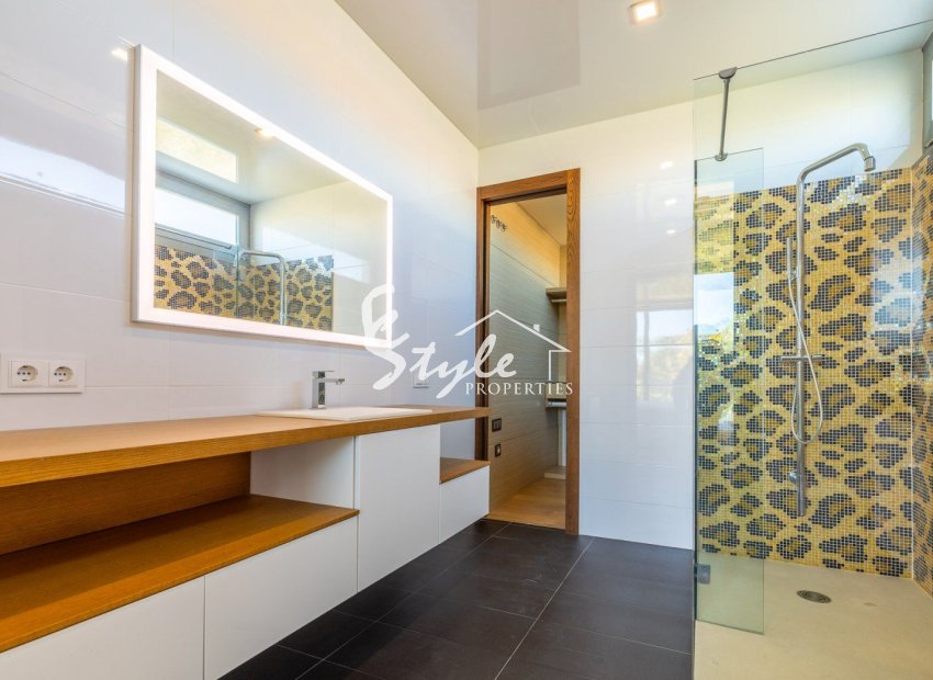 Resale - Villa - Orihuela Costa  - La Zenia