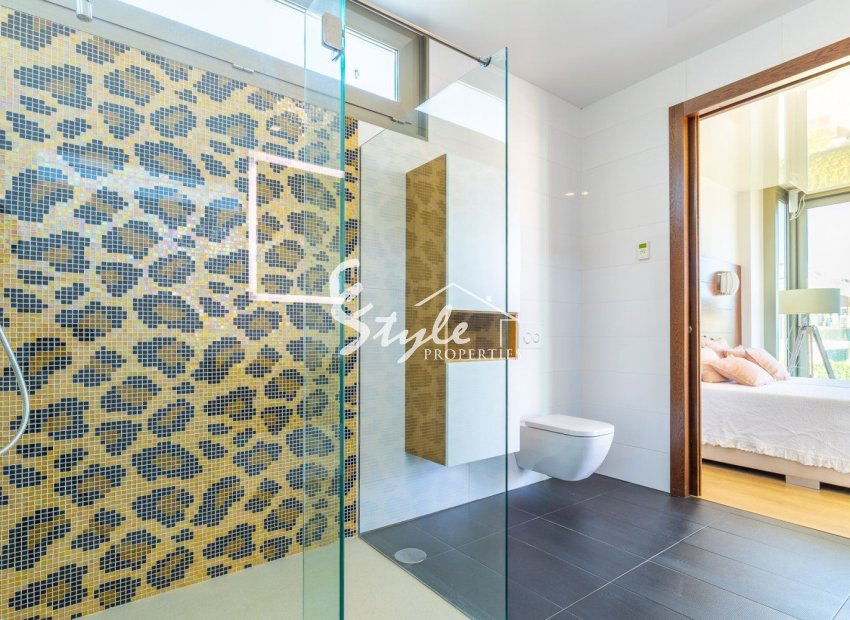 Resale - Villa - Orihuela Costa  - La Zenia