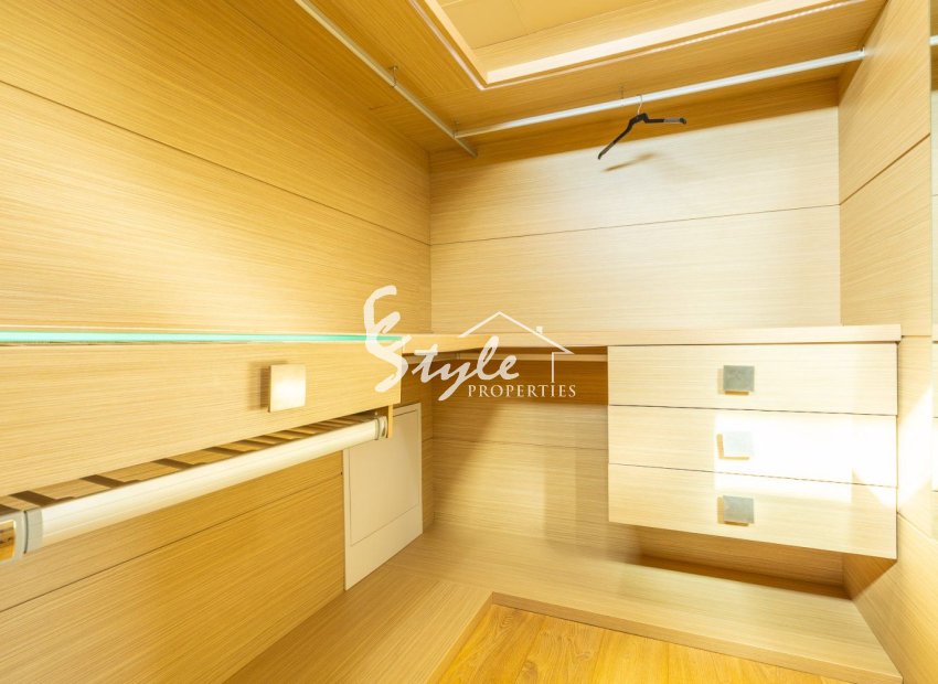 Resale - Villa - Orihuela Costa  - La Zenia