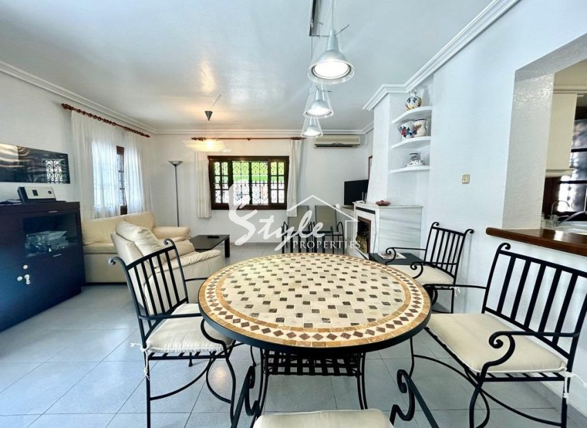 Resale - Villa - Orihuela Costa  - La Zenia