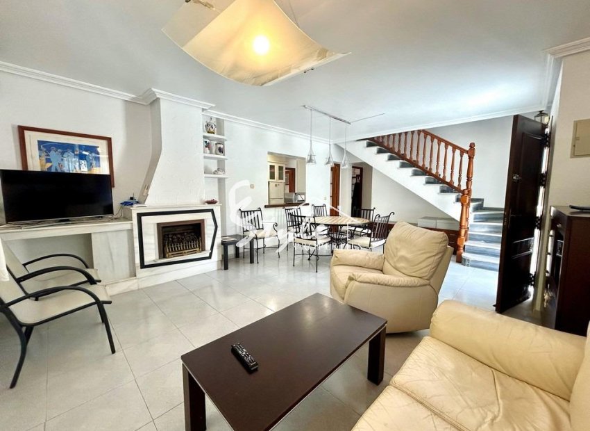 Resale - Villa - Orihuela Costa  - La Zenia