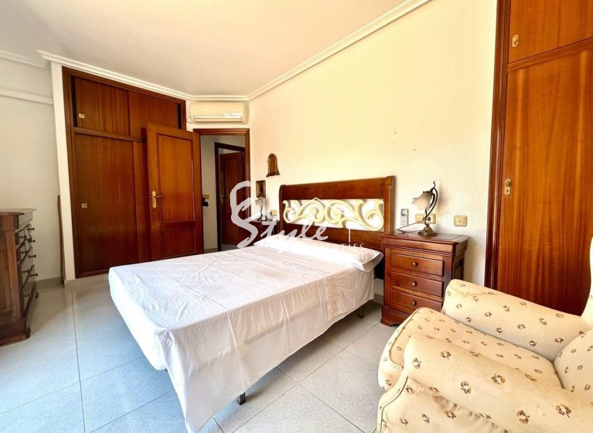 Resale - Villa - Orihuela Costa  - La Zenia