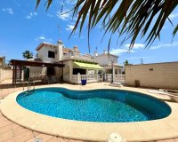 Resale - Villa - Orihuela Costa  - La Zenia
