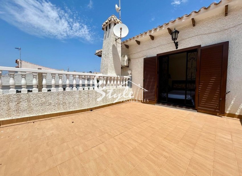 Resale - Villa - Orihuela Costa  - La Zenia