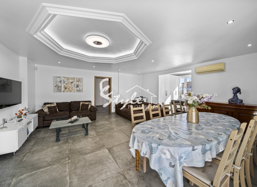 Resale - Villa - Orihuela-Costa - La Zenia