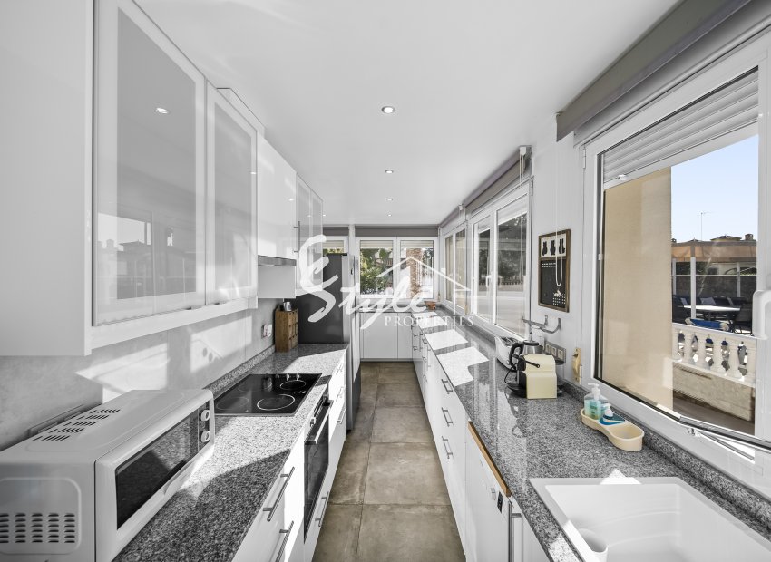 Resale - Villa - Orihuela-Costa - La Zenia