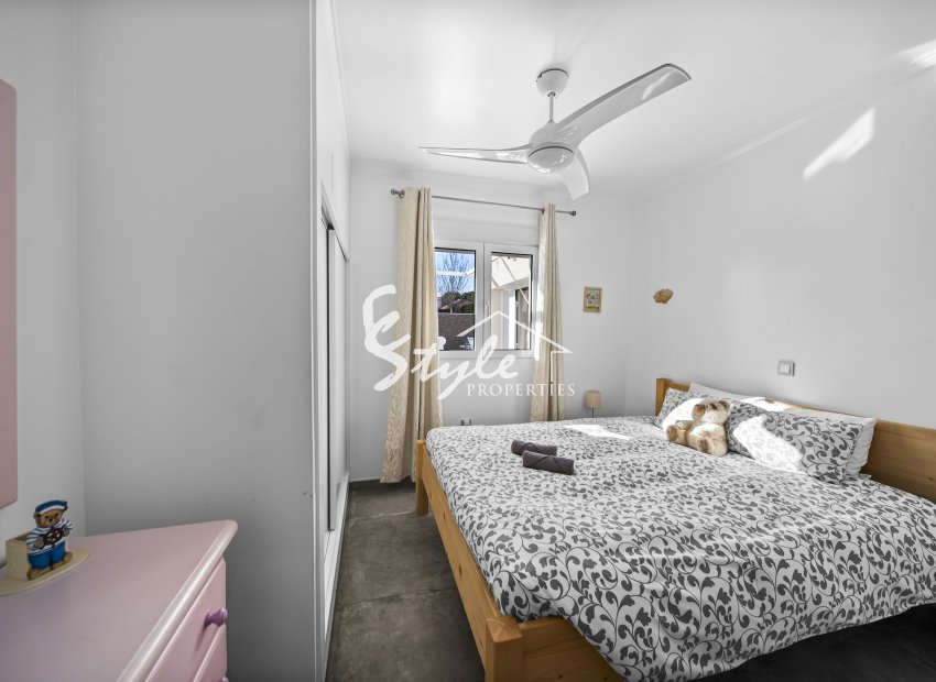 Resale - Villa - Orihuela-Costa - La Zenia