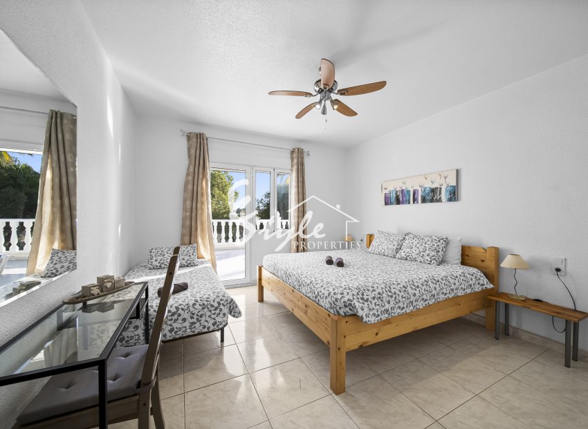 Resale - Villa - Orihuela-Costa - La Zenia