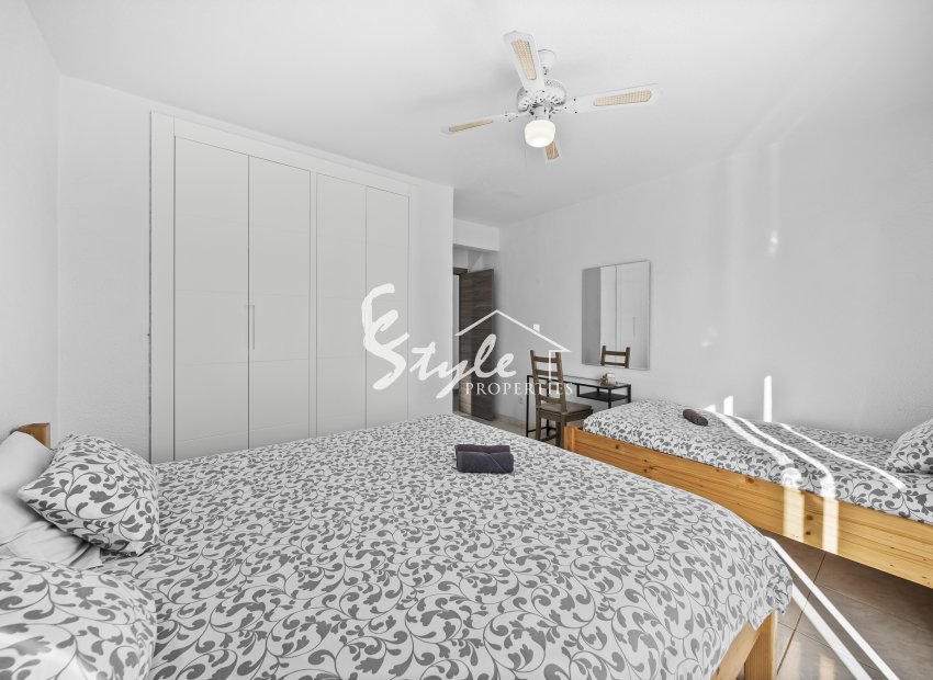 Resale - Villa - Orihuela-Costa - La Zenia