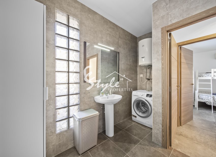 Resale - Villa - Orihuela-Costa - La Zenia